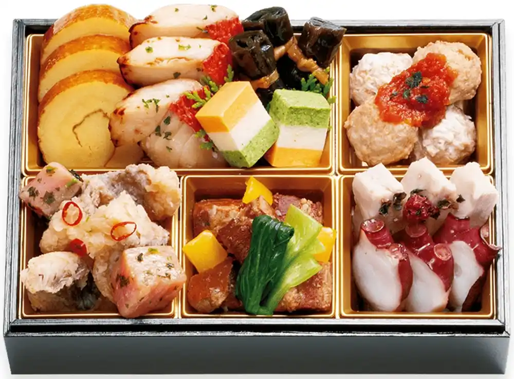 Oisixの御節「牡丹」2025年御重３