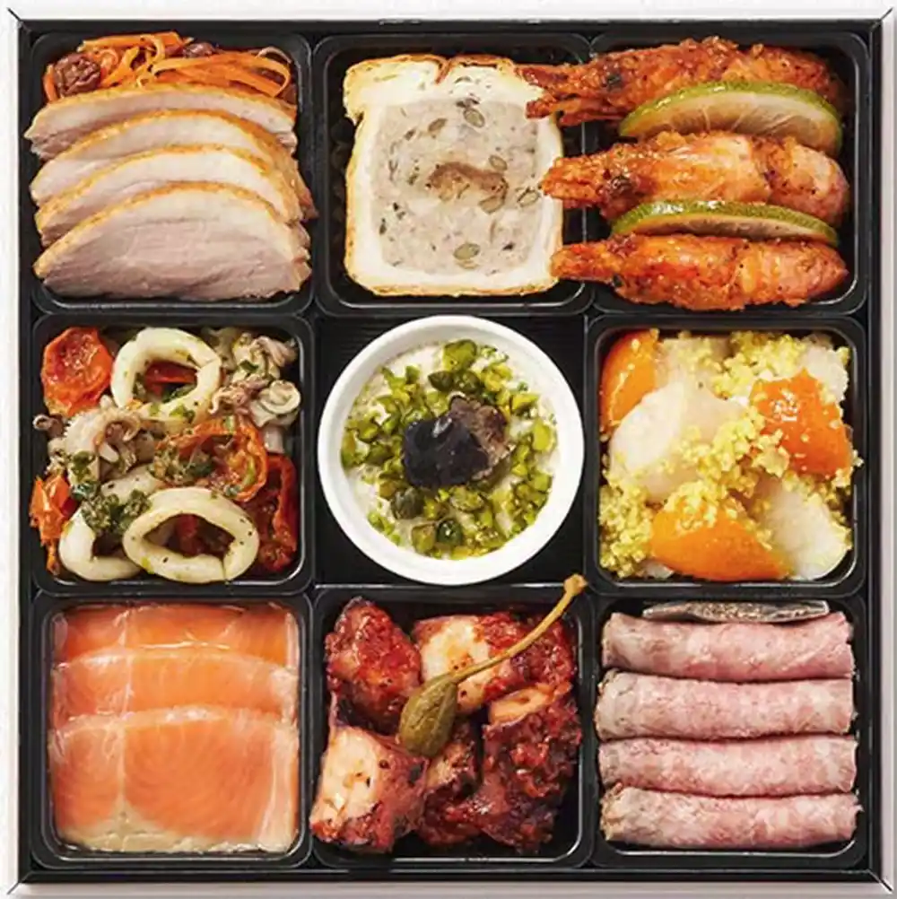 Oisixの御節「高砂✕DEAN＆DELUCAオードブル」2025年御重３