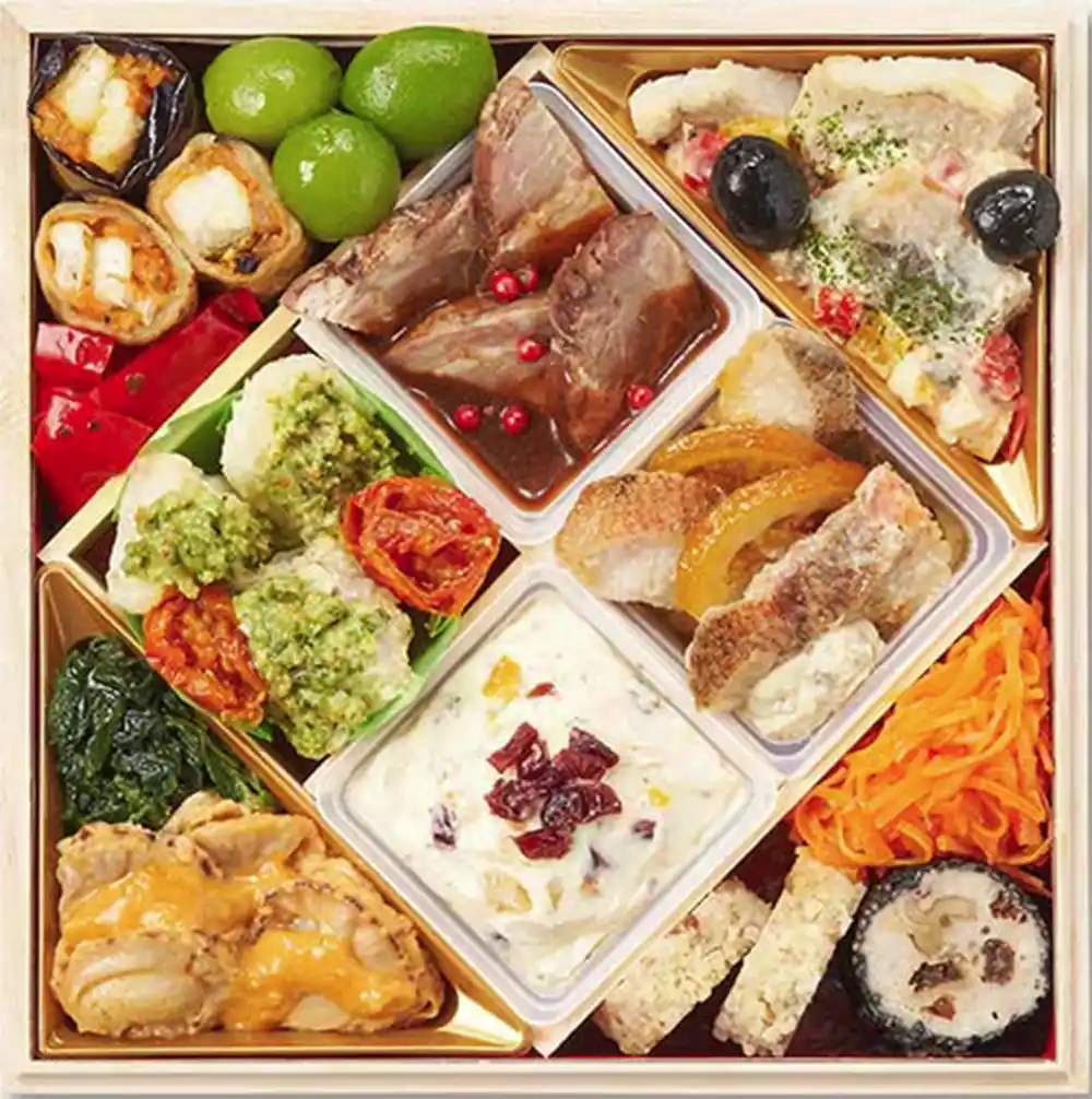 Oisixの御節「高砂✕本格中華オードブル慶華」2025年御重２